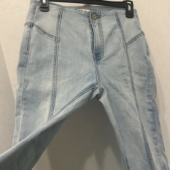 SO Goods For Life Women's Light Wash High Rise Flare Leg Denim Jeans Size 5/27W - Picture 7 of 7